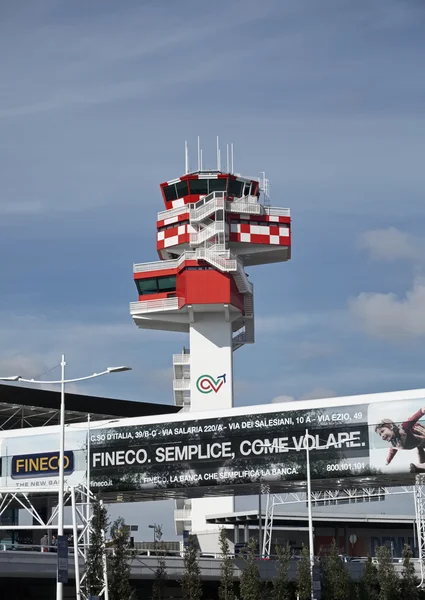 Itália, Aeroporto Internacional de Fiumicino; 27 Março 2016, torre de controle de voo - EDITORIAL — Fotografia de Stock