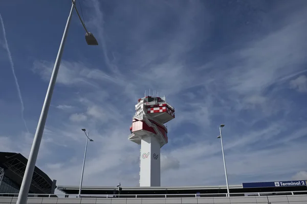 Itália, Aeroporto Internacional de Fiumicino; 27 Março 2016, torre de controle de voo - EDITORIAL — Fotografia de Stock