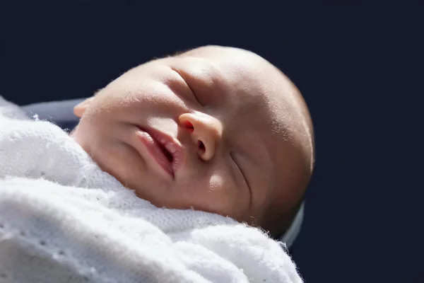 Nowo narodzonego dziecka śpi — Zdjęcie stockowe