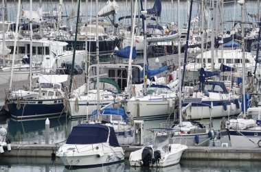 İtalya, Sicilya, Akdeniz, Marina di Ragusa; 23 Nisan 2016, marina - editoryal Lüks Yatlar