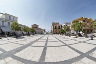 İtalya, Sicilya, Akdeniz, Marina di Ragusa (Ragusa eyaletinde); 9 Mayıs 2016, şehrin - editoryal merkezi kare görünümü