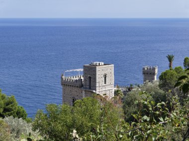 İtalya, Sicilya, adanın Doğu kıyısında eski bina (Taormina)