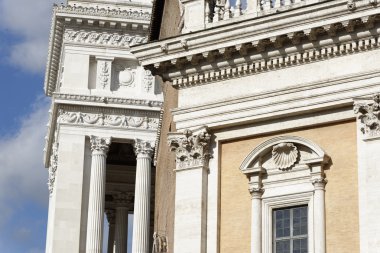İtalya, Roma, campidoglio kare, capitoline Müzesi Binası ve Victoria palace (Vittoriano'ya) arkasında görüntülemek