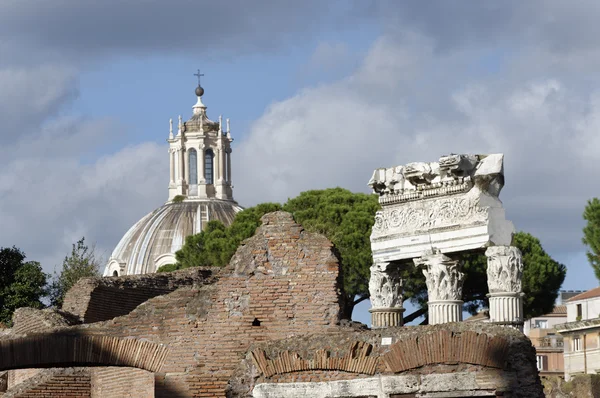 Itália, Roma, Fórum Romano, ruínas romanas — Fotografia de Stock