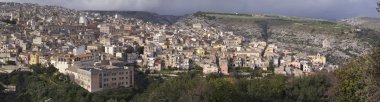 İtalya, Sicilya, Ragusa, barok şehrin panoramik görünüm