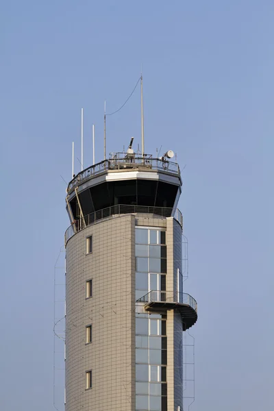 Italien, Venedig; 14 september 2011, flughafen flugkontrollturm - Leitartikel — Stockfoto