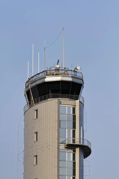 意大利，威尼斯;2011 年 9 月 14 日，机场飞行控制塔-社论 — 图库照片