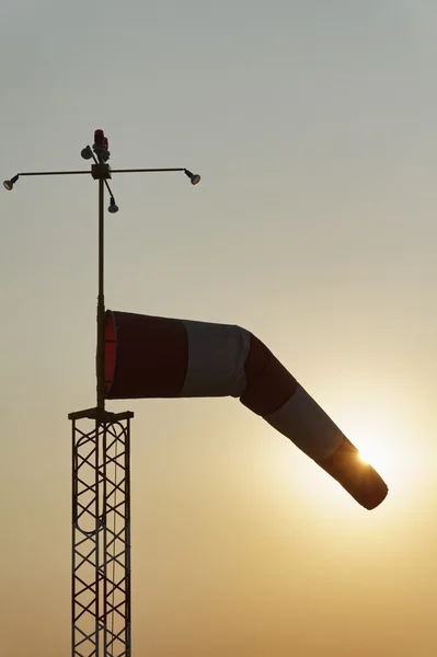 Italia, Aeropuerto Internacional de Venecia, windsock — Foto de Stock