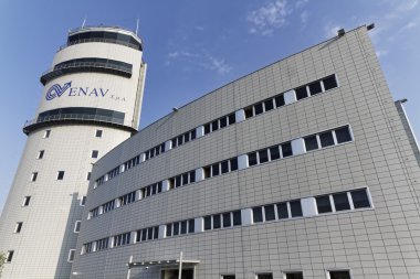 İtalya, Venedik; 14 Eylül 2011, Havaalanı uçuş kontrol kulesi - editoryal görünümünü