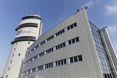 İtalya, Venedik; 14 Eylül 2011, Havaalanı uçuş kontrol kulesi - editoryal görünümünü