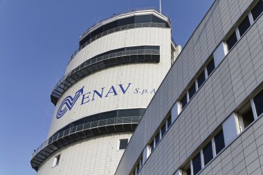 İtalya, Venedik; 14 Eylül 2011, Havaalanı uçuş kontrol kulesi - editoryal görünümünü