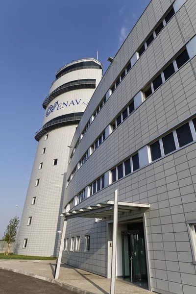 İtalya, Venedik; 14 Eylül 2011, Havaalanı uçuş kontrol kulesi - editoryal görünümünü