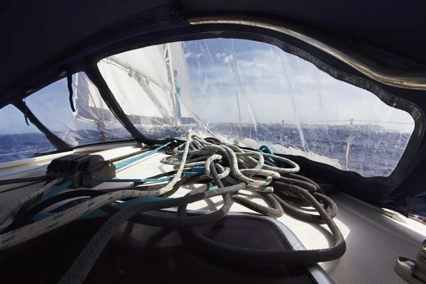 Italia, Sicilia, Mar Mediterraneo, crociera in barca a vela — Foto Stock