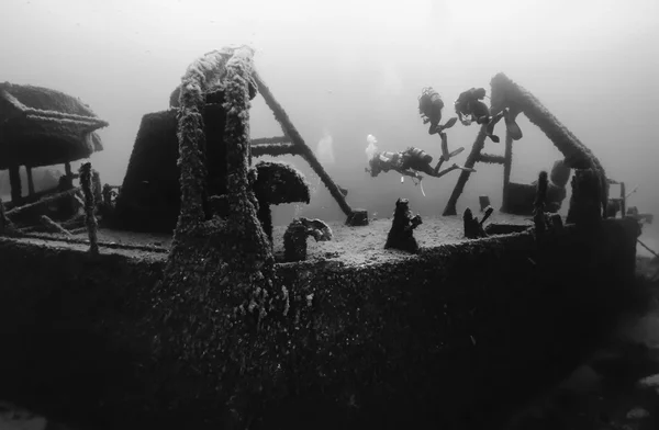 Itália, Ilha de Ponza, Mar Tirreno, U.W. foto, mergulho em naufrágio, navio afundado (FILM SCAN ) — Fotografia de Stock