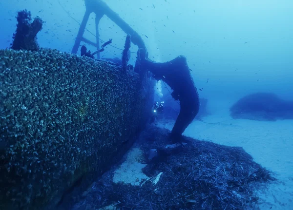 Italien, ponza ö, u.w. foto, vrak dykning, sjunkna fartyg (film scan) — Stockfoto