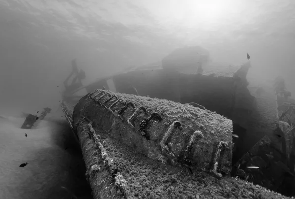 Italia, Mar Mediterráneo, naufragio de un barco hundido - SCAN DE PELÍCULA —  Fotos de Stock