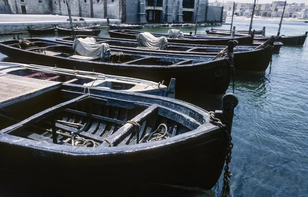Italia, Sicilia, Isla de Favignana, atuneros que pescan botes de madera - SCAN DE PELÍCULA —  Fotos de Stock
