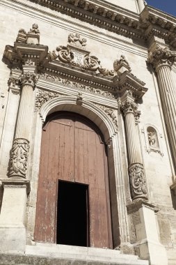 İtalya, Sicilya, Ragusa Ibla, Araf Aziz ruhları Barok Kilisesi (Chiesa delle Anime Sante Del Purgatorio), 1757 a.C., heykeller ve kilisenin Barok cephesinde süslemeleri