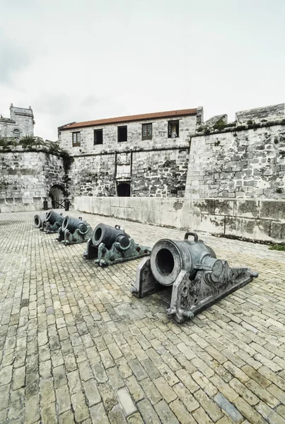 CUBA, Havana, old cannons on the roof of a fort - FILM SCAN — Stock Photo, Image