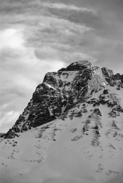 İtalya, Abruzzo, Appennines, Prati di Tivo, Gran Sasso dağ manzarasına kar ile - Film tarama kaplı — Stok fotoğraf