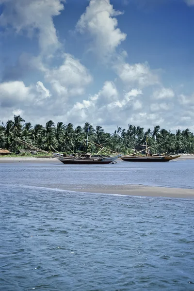 Filippijnen, Dakak Island; lokale houten vissersboten - Film scannen — Stockfoto