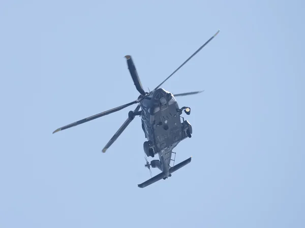 意大利;2016 年 9 月 24 日，飞架军用直升机-社论 — 图库照片