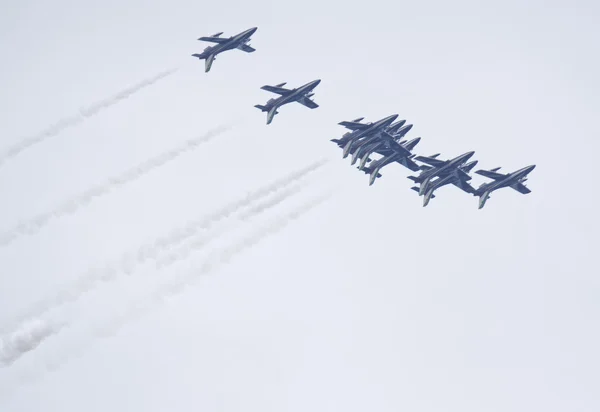 Italien, Sicilien; 25 September 2016, airshow med akrobatiska jets (Frecce Tricolori) - ledare — Stockfoto