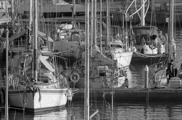 Italien Sicilien Medelhavet Marina Ragusa Ragusaprovinsen November 2020 Lyxjakter Hamnen — Stockfoto