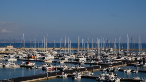 Italia Sicilia Mar Mediterráneo Marina Ragusa Provincia Ragusa Barcos Motor — Vídeo de stock