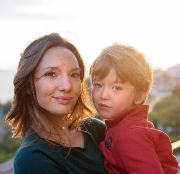 Italië Sicilië Portret Van Een Moeder Met Haar Jarige Mannelijke — Stockfoto