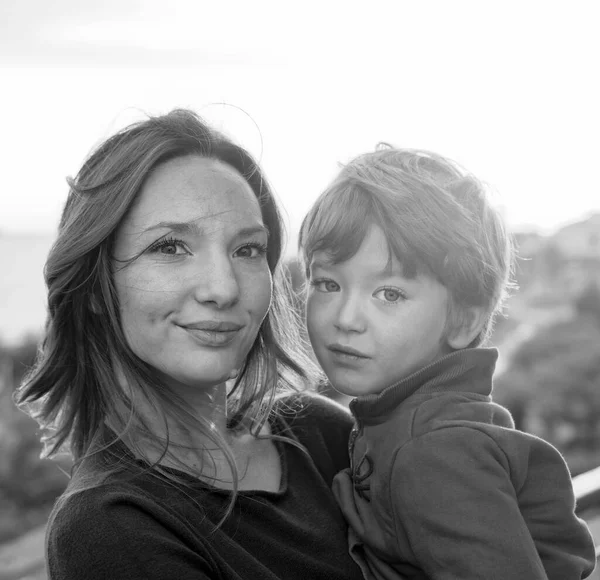 Itália Sicília Retrato Uma Mãe Com Seu Filho Masculino Anos — Fotografia de Stock