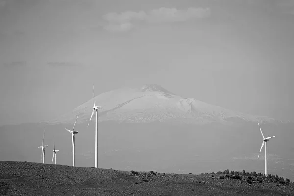 Italy Sicily Catania Province Countryside 2015 Aeolian Energy Turbins Volcano — 스톡 사진
