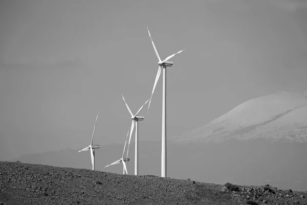 Italy Sicily Catania Province Countryside April 2015 Aeolian Energy Turbines — Stock Photo, Image