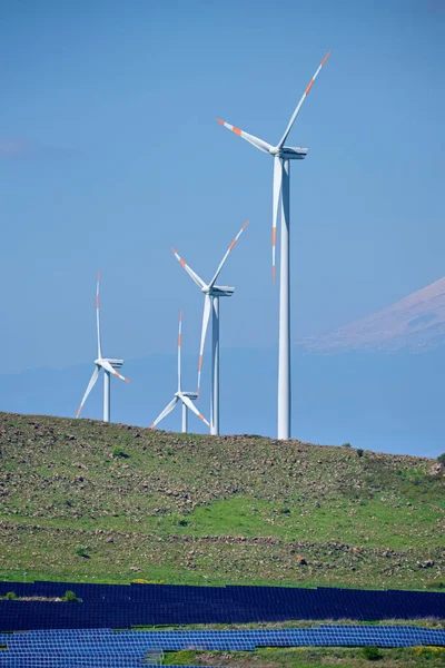 Italy Sicily Catania Province Countryside April 2015 Aeolian Energy Turbines — Stock Photo, Image