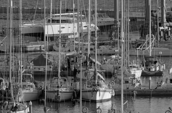 Italien Sicilien Medelhavet Marina Ragusa Ragusaprovinsen November 2020 Lyxjakter Hamnen — Stockfoto