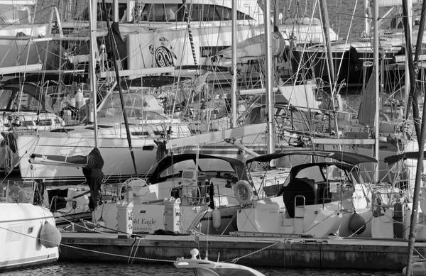 意大利 西西里 地中海 拉古萨码头 拉古萨省 2020年11月20日 港口豪华游艇 Editorial — 图库照片