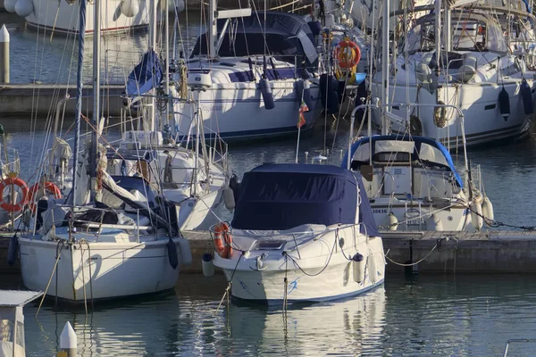 Italien Sicilien Medelhavet Marina Ragusa Ragusaprovinsen November 2020 Lyxjakter Hamnen — Stockfoto