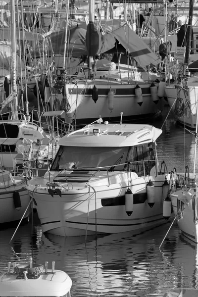 Italien Sicilien Medelhavet Marina Ragusa Ragusaprovinsen November 2020 Lyxjakter Hamnen — Stockfoto