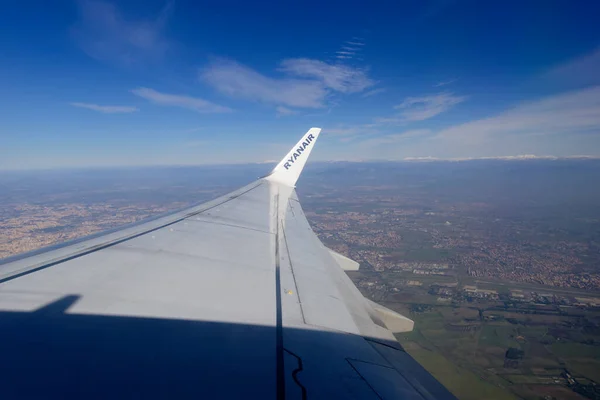 Italia Enero 2015 Ala Avión Que Vuela Sobre Ciudad Roma —  Fotos de Stock