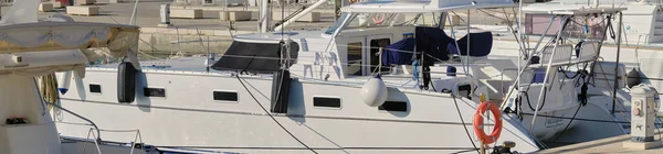 イタリア シチリア島 地中海 マリーナ ラグーザ ラグーザ州 12月2020 ポート内のセーリングボート Editorial — ストック写真