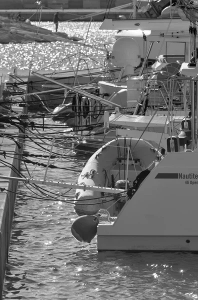 意大利 西西里 地中海 拉古萨港 拉古萨省 2020年12月1日 港口豪华游艇 Editorial — 图库照片