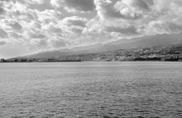 Talya Sicilya Messina Şehrin Manzarası Sicilya Kanalı Nın Kıyı Şeridi — Stok fotoğraf