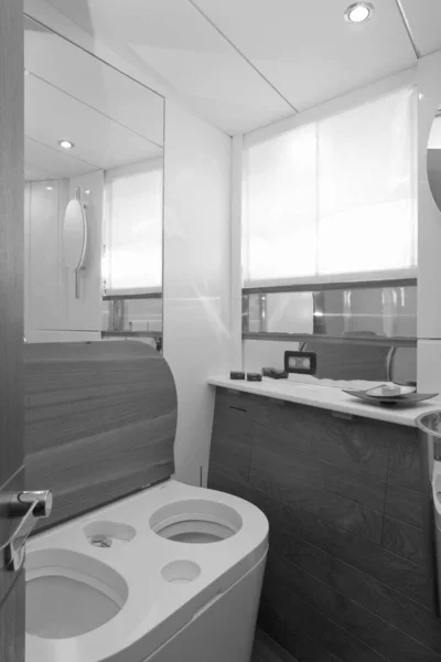 Italia Fiumicino Roma Yate Lujo Metros Baño Invitados —  Fotos de Stock