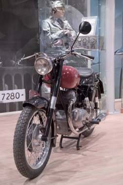 İtalya, Roma, Polis Otomobil Fuarı Müzesi; 26 Mayıs 2004, Moto Gilera - EDITORIAL