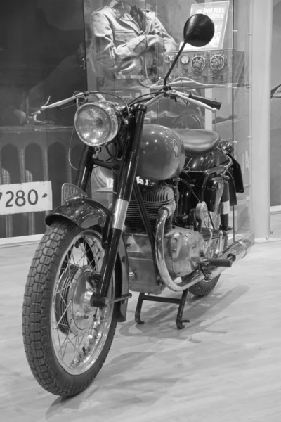 İtalya, Roma, Polis Otomobil Fuarı Müzesi; 26 Mayıs 2004, Moto Gilera - EDITORIAL
