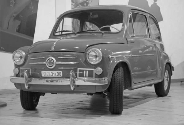 Italie Rome Police Cars Expo Museum Mai 2004 Fiat 600 — Photo