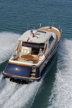 İtalya, Fiumicino (Roma), 12 Mart 2007, Newport 46 ABATI YACHTS lüks yat, hava manzaralı - EDITORIAL