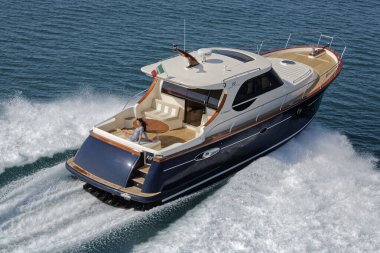 İtalya, Fiumicino (Roma), 12 Mart 2007, Newport 46 ABATI YACHTS lüks yat, hava manzaralı - EDITORIAL