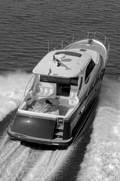 İtalya, Fiumicino (Roma), 12 Mart 2007, Newport 46 ABATI YACHTS lüks yat, hava manzaralı - EDITORIAL