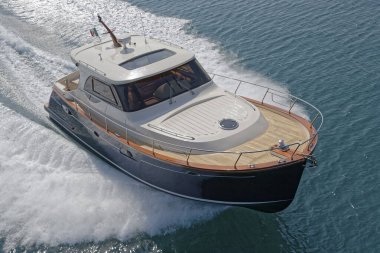 İtalya, Fiumicino (Roma), 12 Mart 2007, Newport 46 ABATI YACHTS lüks yat, hava manzaralı - EDITORIAL